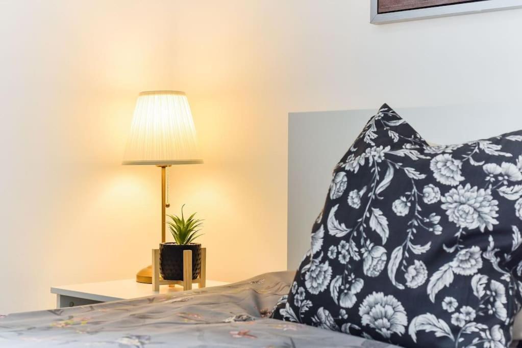 Knightsbridge Stylish Two Bedroom Apartment Λονδίνο Εξωτερικό φωτογραφία